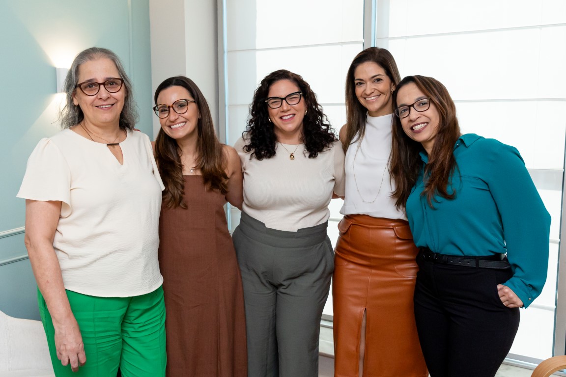 equipe com secretaria (Médio)